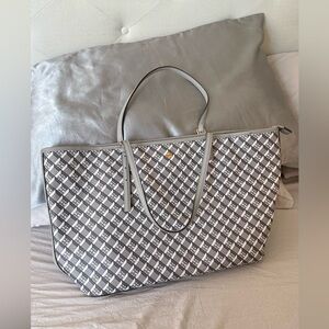 Tory burch zipper tote